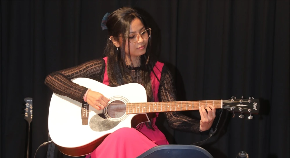 Guitar Classes in Gurgaon – Swar Kala Sangam